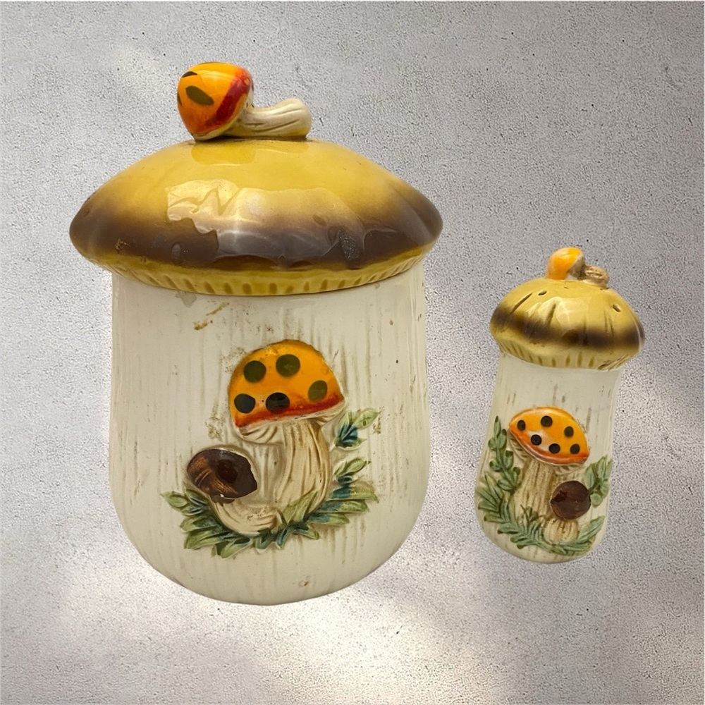 Vintage Mid Century Modern Sears & Roebuck Merry Mushroom Canister Shaker *flaw*